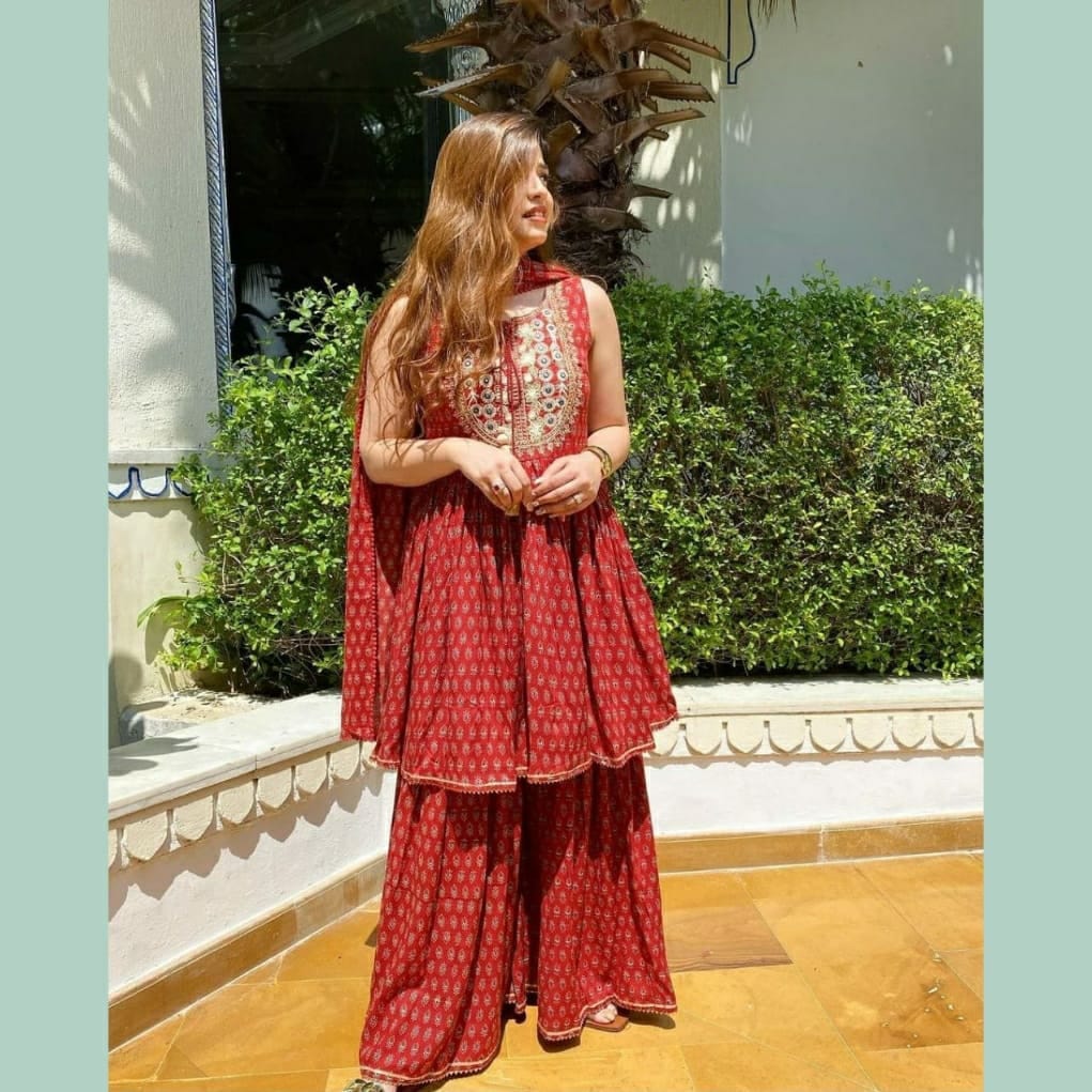 PROCION PRINT RAYON  SLEEVELESS KURTI WITH SHARARA AND DUPATT