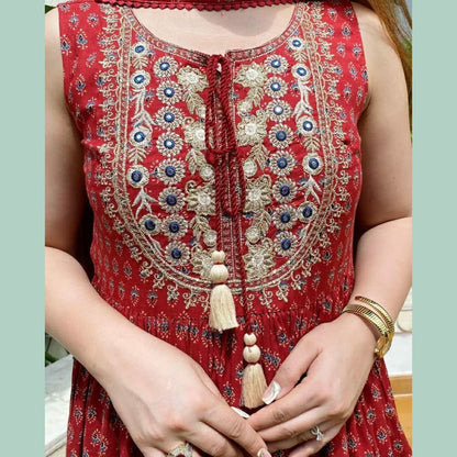 PROCION PRINT RAYON  SLEEVELESS KURTI WITH SHARARA AND DUPATT