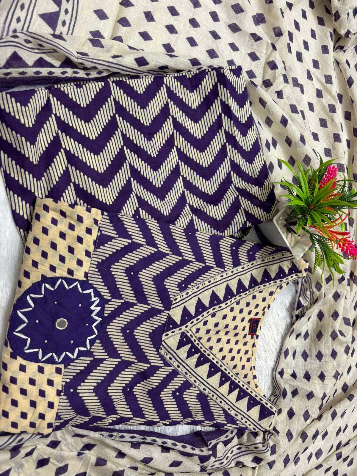 Pure fine Cotton fabric  Kurti with Pant  Nack &nbsp;and Hand work